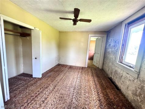 887-889 Colony Drive Aurora OH 44202