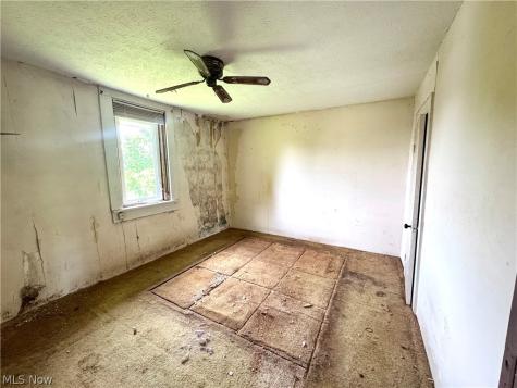 887-889 Colony Drive Aurora OH 44202