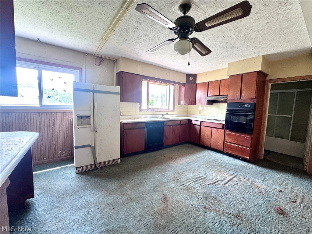 887-889 Colony Drive Aurora OH 44202