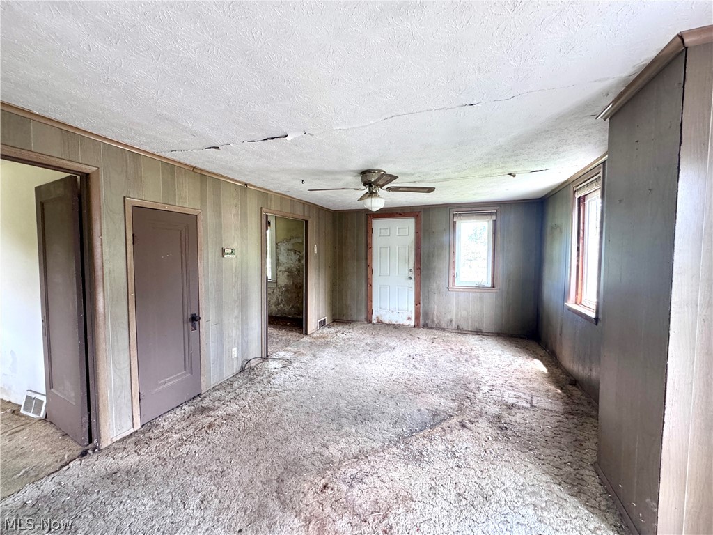 887-889 Colony Drive Aurora OH 44202
