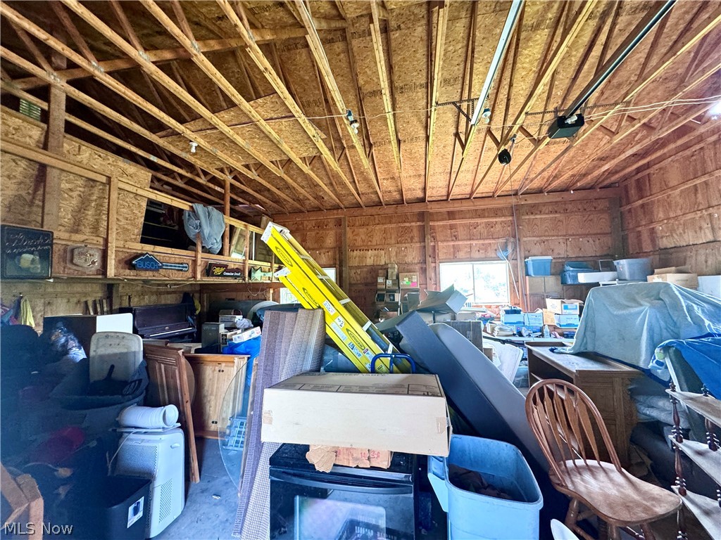 887-889 Colony Drive Aurora OH 44202