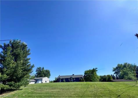 887-889 Colony Drive Aurora OH 44202