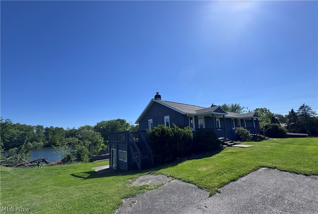 887-889 Colony Drive Aurora OH 44202