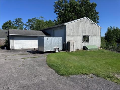 887-889 Colony Drive Aurora OH 44202
