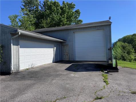 887-889 Colony Drive Aurora OH 44202