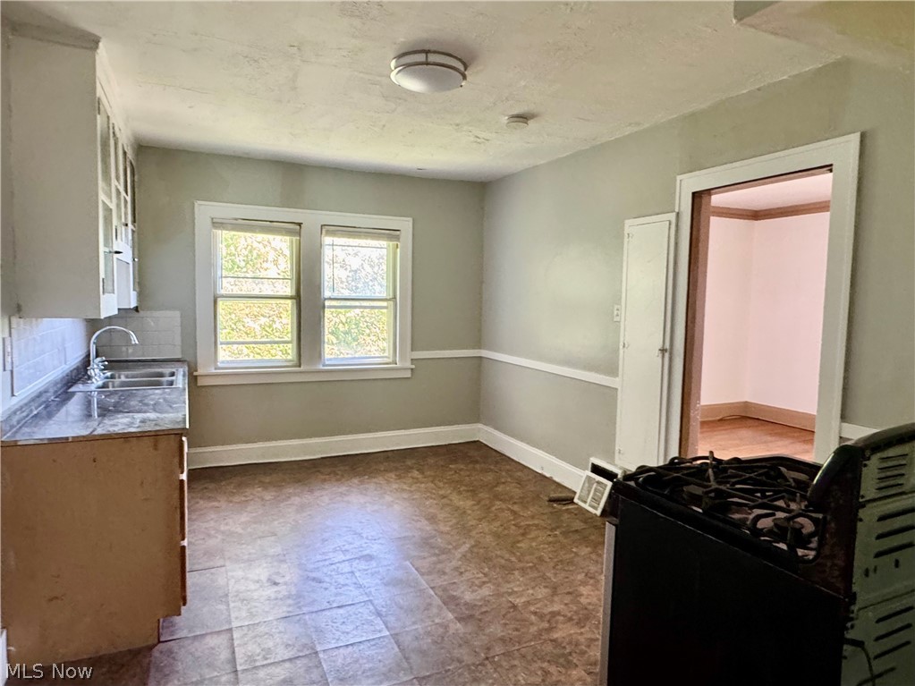 15709 Halliday Avenue Cleveland OH 44110