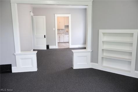 13302 Beachwood Avenue Cleveland OH 44105