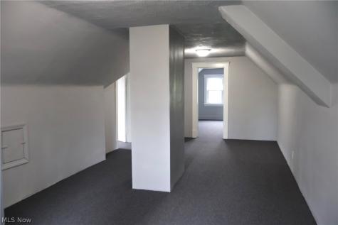 13302 Beachwood Avenue Cleveland OH 44105
