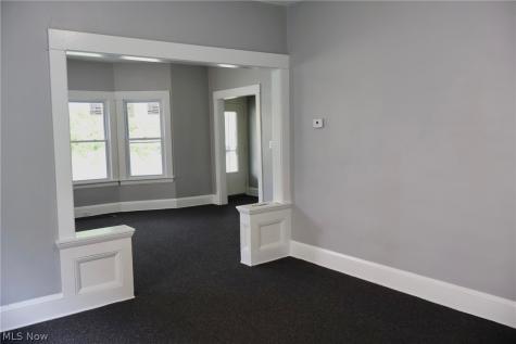 13302 Beachwood Avenue Cleveland OH 44105