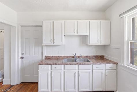 3333 Desota Avenue Cleveland Heights OH 44118