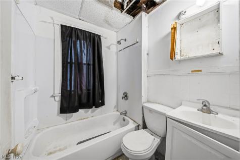 10022 Adams Avenue Cleveland OH 44108