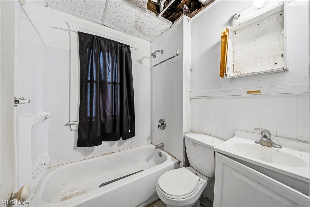 10022 Adams Avenue Cleveland OH 44108