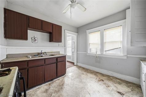 10022 Adams Avenue Cleveland OH 44108