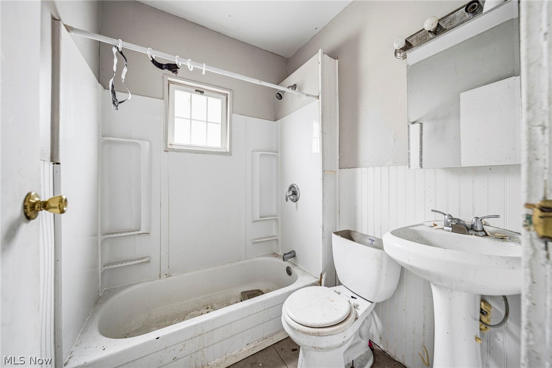 10022 Adams Avenue Cleveland OH 44108