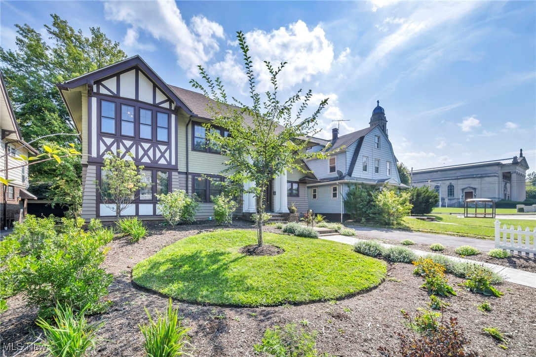 2135 Coventry Road Cleveland Heights OH 44118