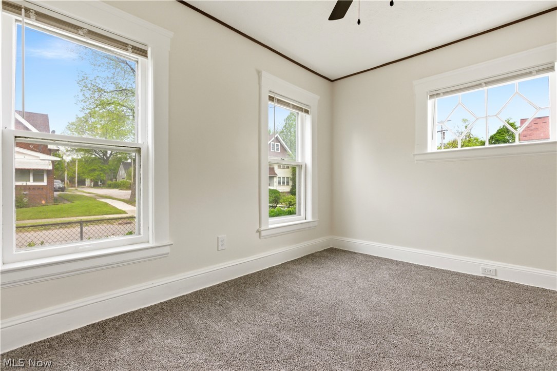 689 Midland Avenue Cleveland OH 44110
