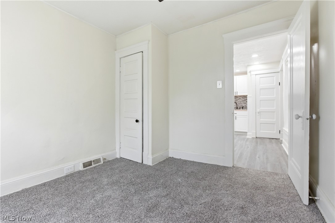 689 Midland Avenue Cleveland OH 44110