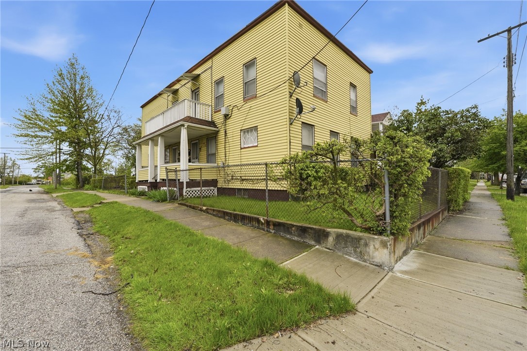689 Midland Avenue Cleveland OH 44110