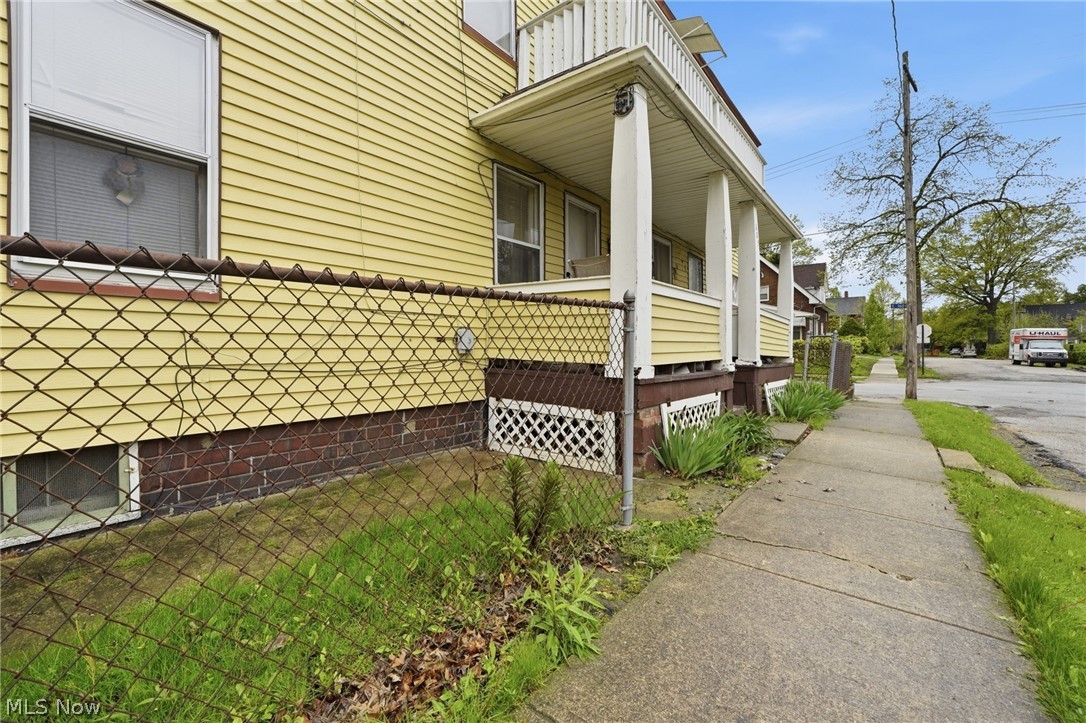 689 Midland Avenue Cleveland OH 44110