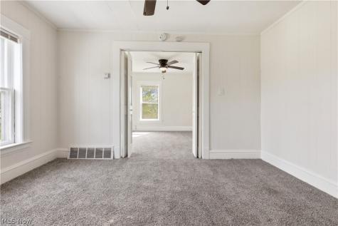 689 Midland Avenue Cleveland OH 44110