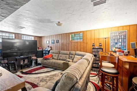 2108 S Belvoir Boulevard South Euclid OH 44121