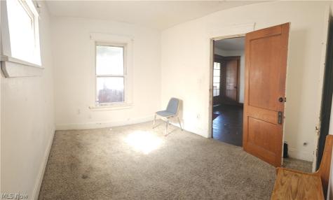 11213 Linnet Avenue Cleveland OH 44111