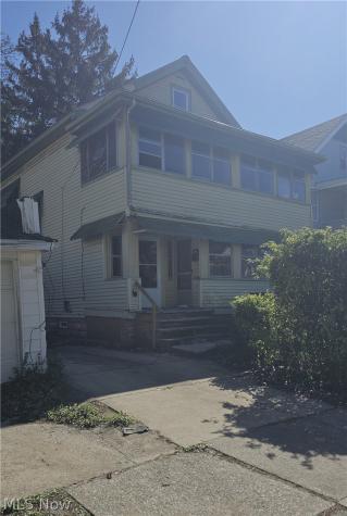 11213 Linnet Avenue Cleveland OH 44111