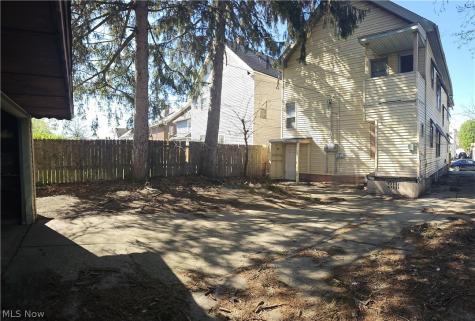 11213 Linnet Avenue Cleveland OH 44111