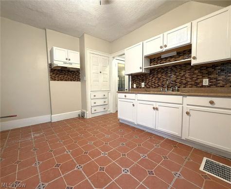 12413 Saywell Avenue Cleveland OH 44108