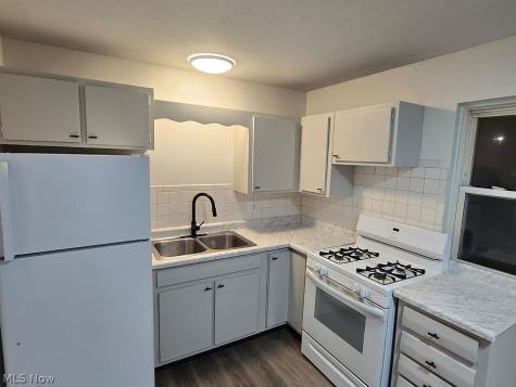 1921 Preston Avenue Akron OH 44305