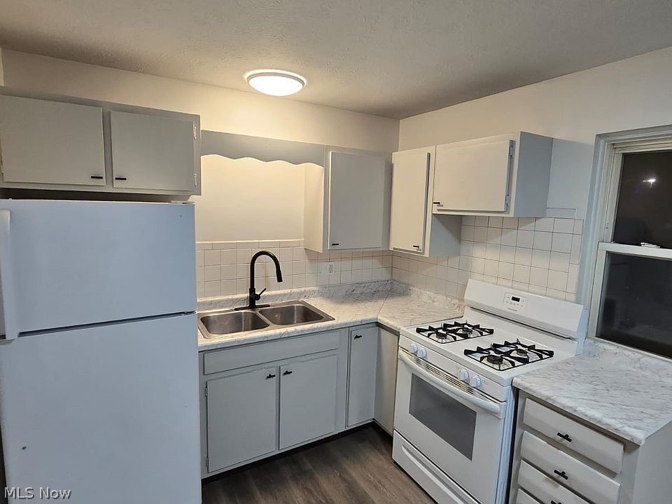 1921 Preston Avenue Akron OH 44305