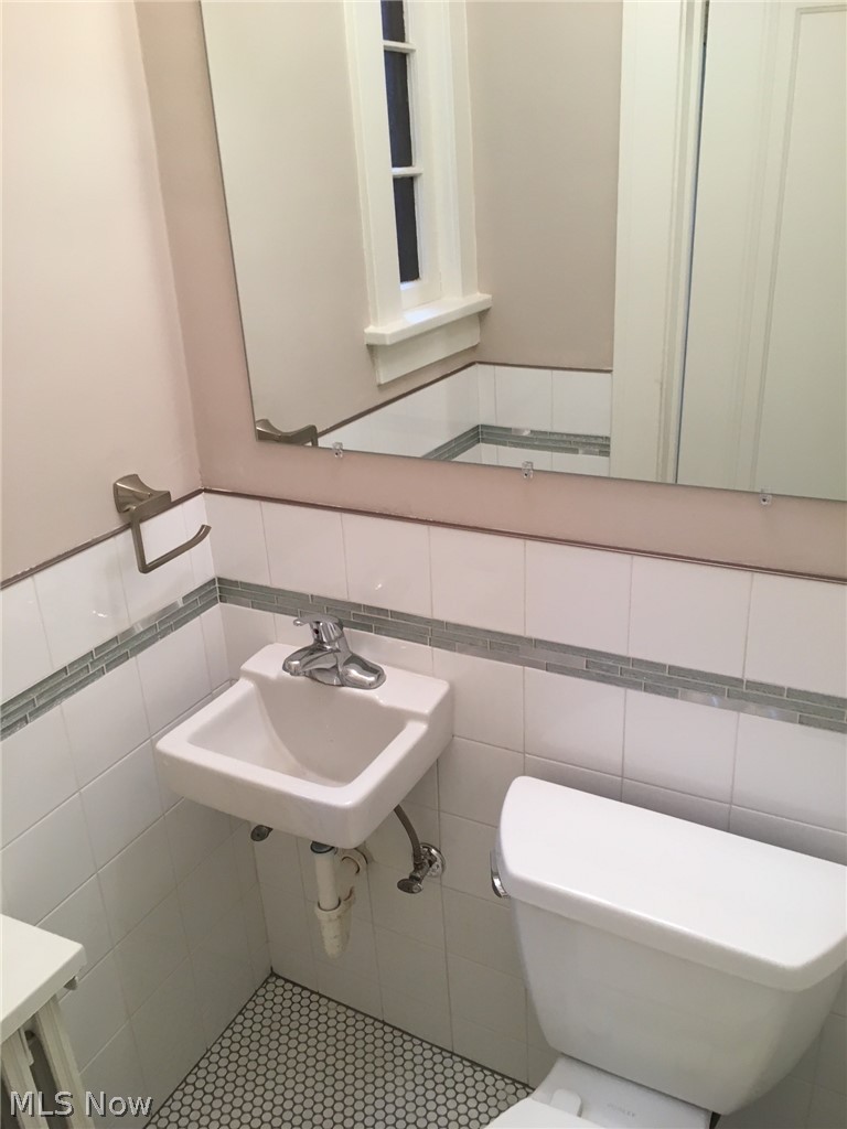2638 Fenwick Road University Heights OH 44118