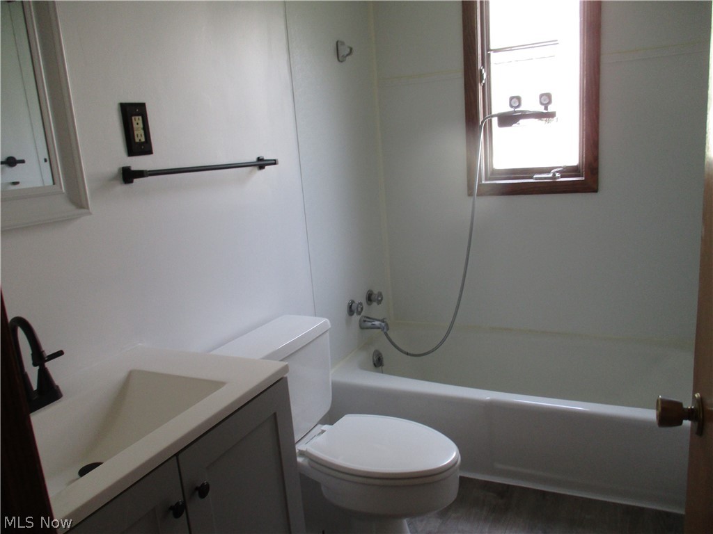 650-652 E Liberty Street Girard OH 44420