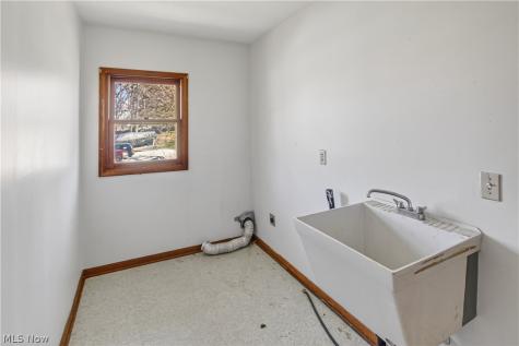 380 N Ridge Road W Lorain OH 44053