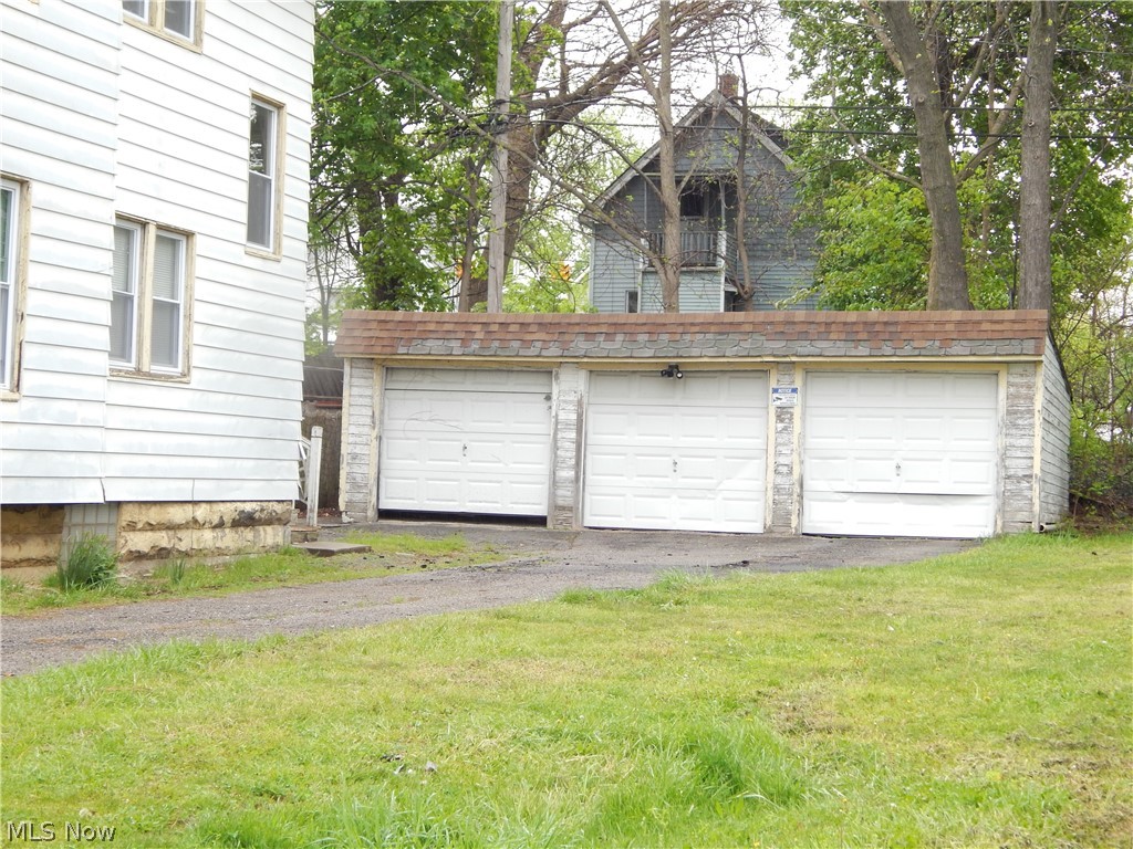 1095 E 113th Street Cleveland OH 44108