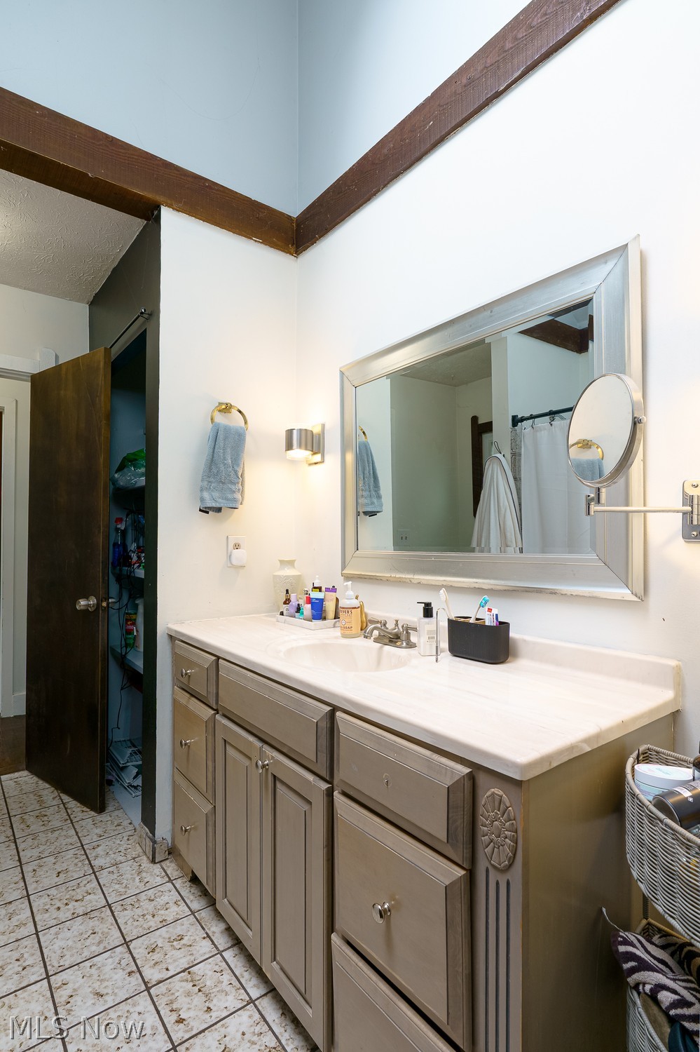 4016 Whitman Avenue Cleveland OH 44113