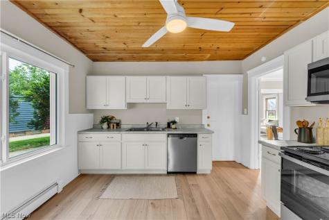 924 E 214th Street Euclid OH 44119