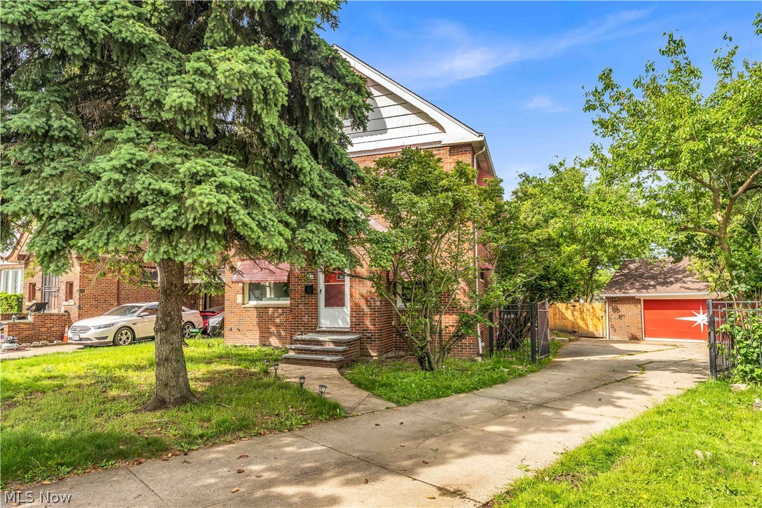 924 E 214th Street Euclid OH 44119