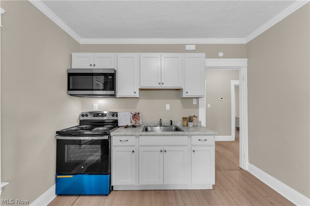 924 E 214th Street Euclid OH 44119