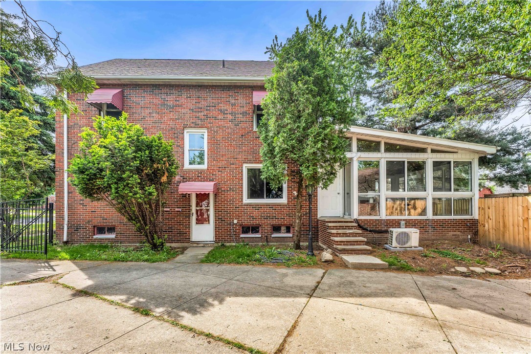 924 E 214th Street Euclid OH 44119