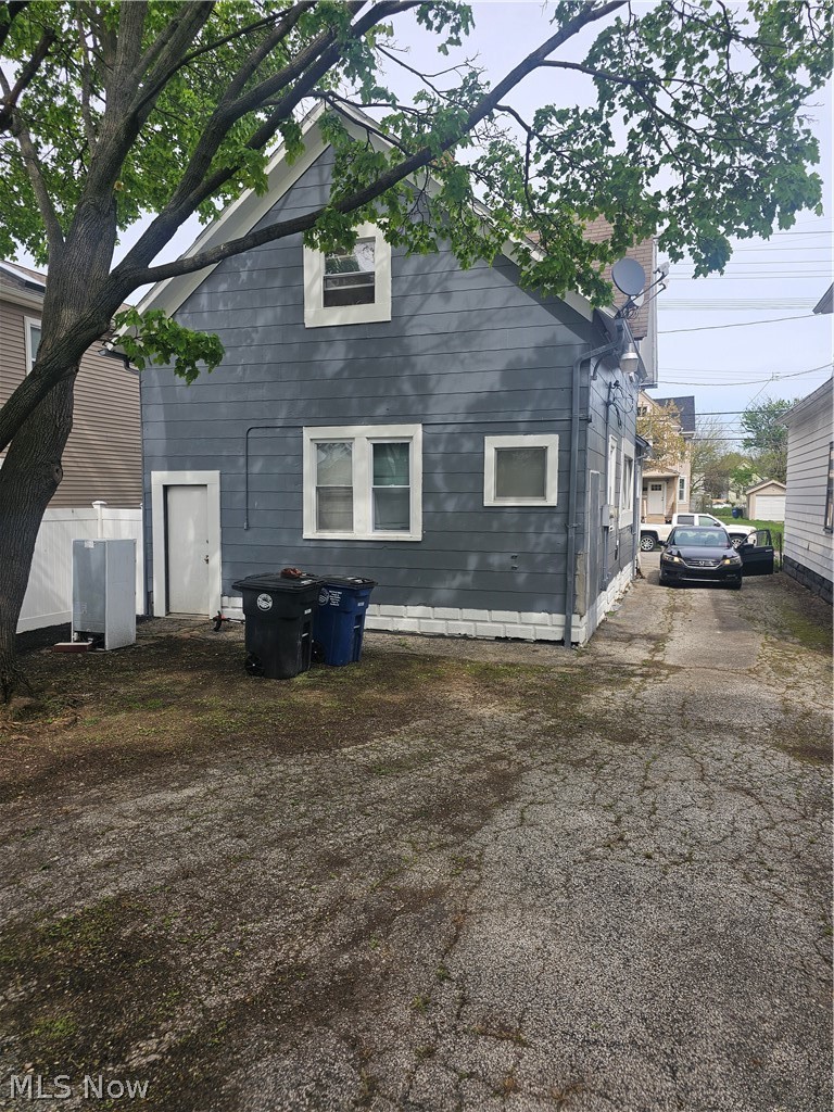 3296 W 44th Street Cleveland OH 44109