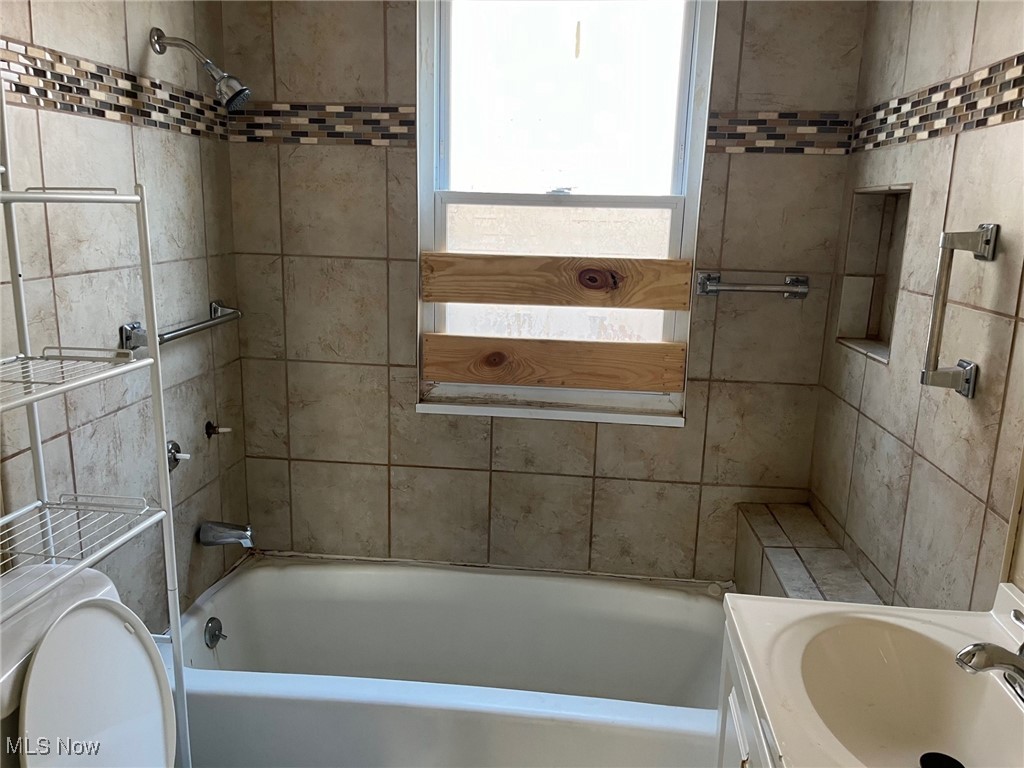 3707 Cecilia Avenue Cleveland OH 44109