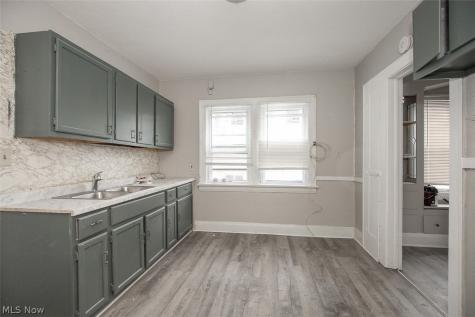 12008 Craven Avenue Cleveland OH 44105
