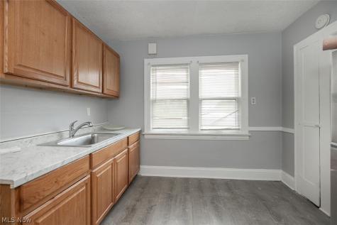 12008 Craven Avenue Cleveland OH 44105