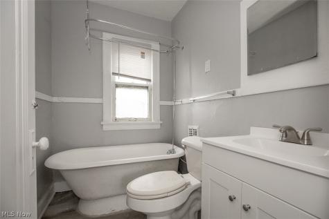 12008 Craven Avenue Cleveland OH 44105