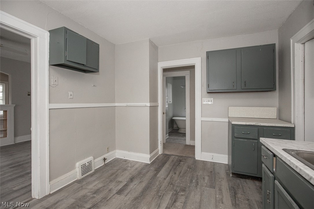 12008 Craven Avenue Cleveland OH 44105