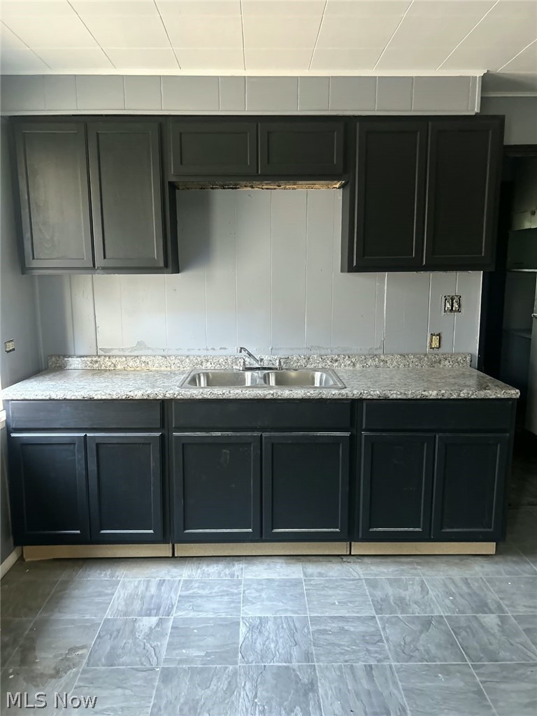 1069 Carlyon Road East Cleveland OH 44112