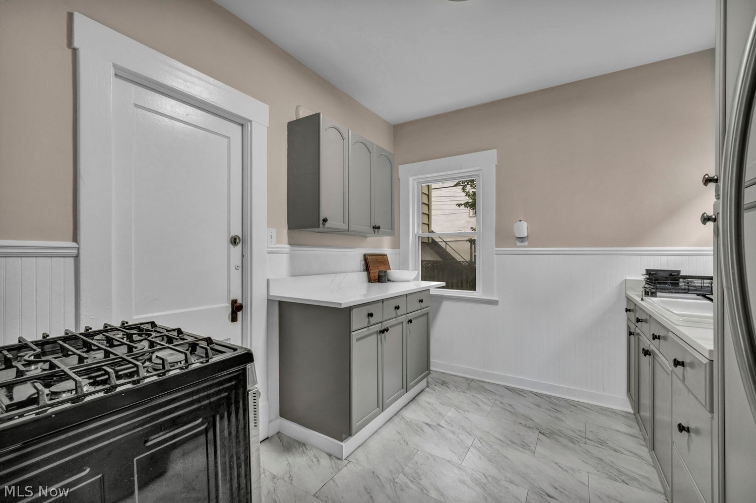 1286 Fry Avenue Lakewood OH 44107