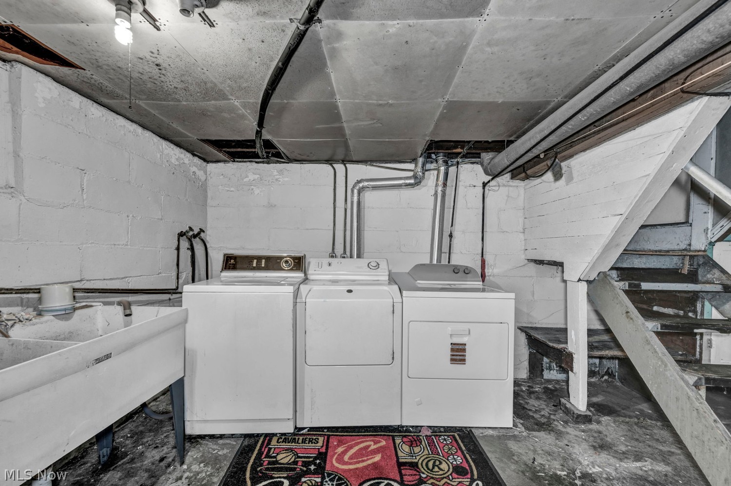 1286 Fry Avenue Lakewood OH 44107