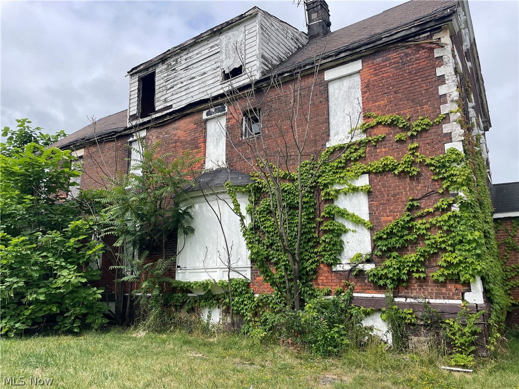 12808 Kinsman Road Cleveland OH 44120